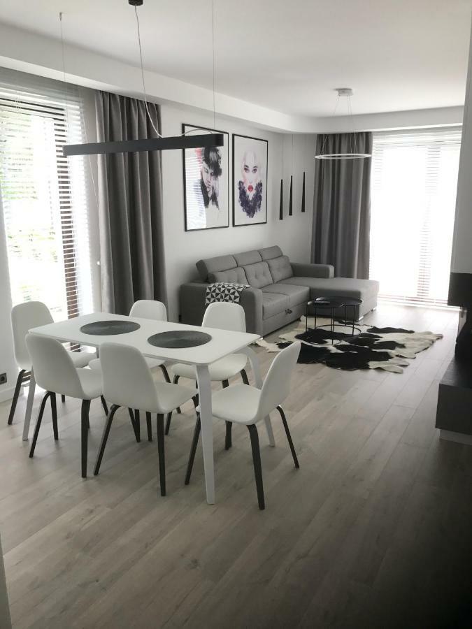 Apartament Baltica Z Ogrodkiem - W Ustronnym Miejscu Tuz Przy Plazy Rogowo  Bagian luar foto