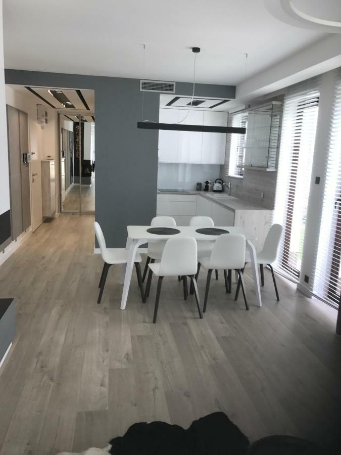 Apartament Baltica Z Ogrodkiem - W Ustronnym Miejscu Tuz Przy Plazy Rogowo  Bagian luar foto