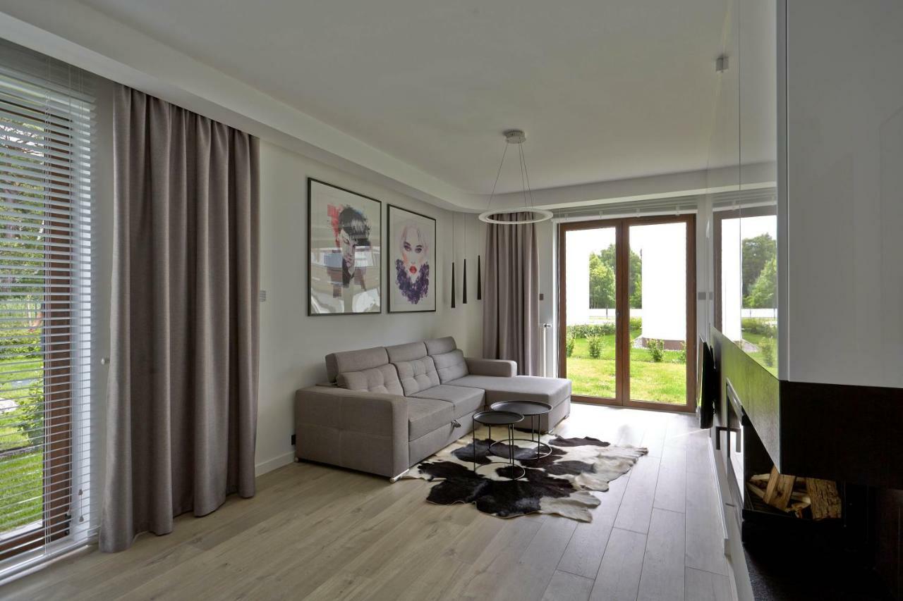 Apartament Baltica Z Ogrodkiem - W Ustronnym Miejscu Tuz Przy Plazy Rogowo  Bagian luar foto